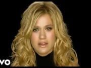 Lirik Lagu Because Of You dan Terjemahan - Kelly Clarkson