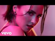 Lirik Lagu Cool For The Summer dan Terjemahan - Demi Lovato (Got my mind on your body and your body)