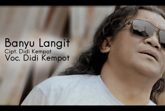 Lirik Lagu Banyu Langit dan Terjamahan - Didi Kempot